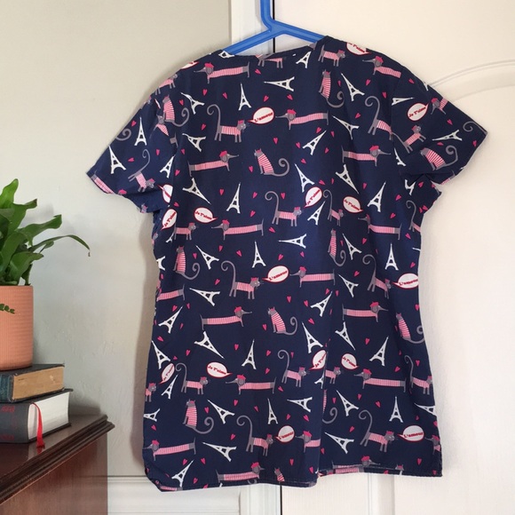 •Zoe + Chloe Nursing Eiffel Tower Scrub Top• - Picture 4 of 4